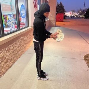 Meet your Posher, Eric